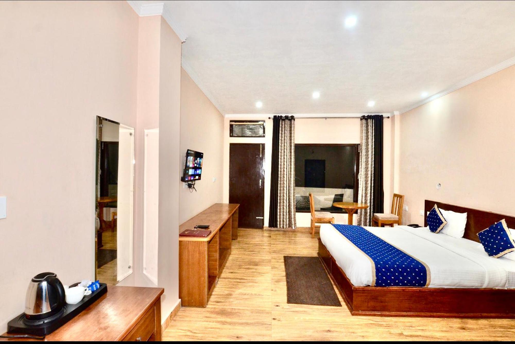 Uttarakhand Resort Каусани Экстерьер фото