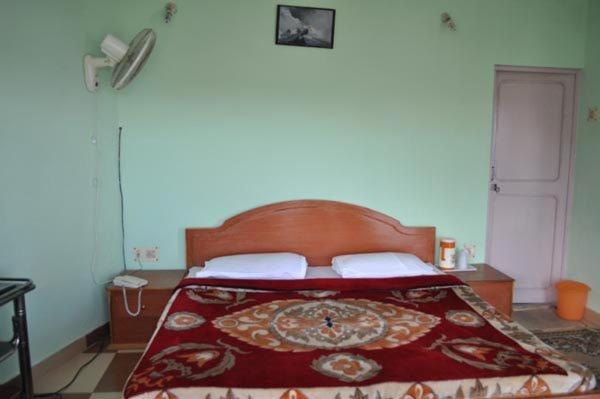 Uttarakhand Resort Каусани Экстерьер фото